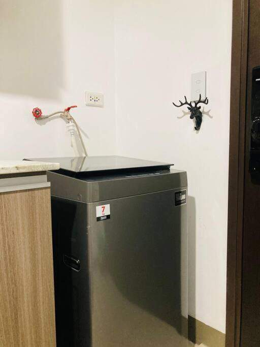 New And Modern 1br In Mckinley Near Bgc, Airport Apartment *