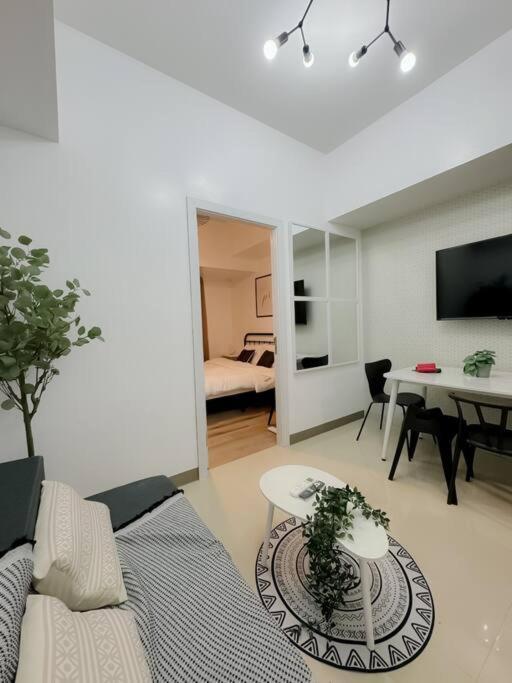 New And Modern 1br In Mckinley Near Bgc, Airport * Manila
