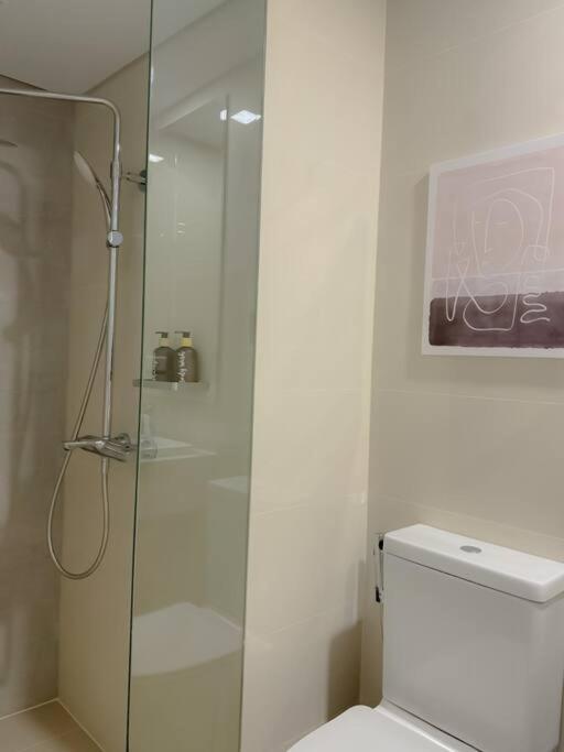 Apartment New And Modern 1br In Mckinley Near Bgc, Airport *